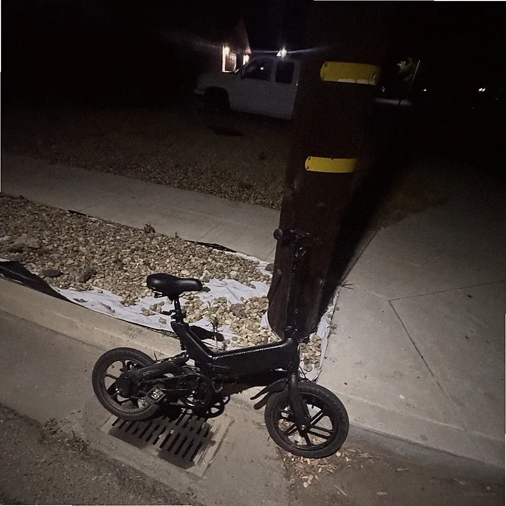Jetson Black Balance Bike Unisex Adults Adjustable Seat Kickstand Disc Brake