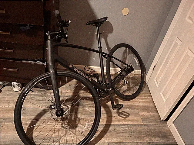 Trek Hybrid Bike 700C Black Aluminum Frame Mechanical Disc Brakes